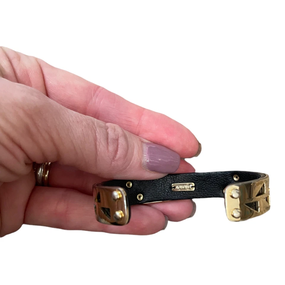 Brazalete Stella & Dot Addison de cuero negro dorado Foto 4 de 4