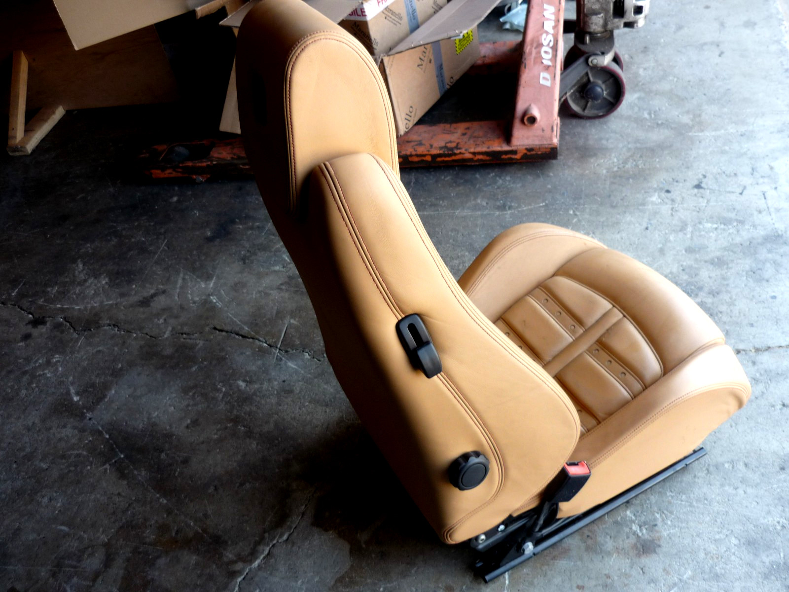 Ferrari F430 - LH Driver Seat /Daytona -P/N 69224100