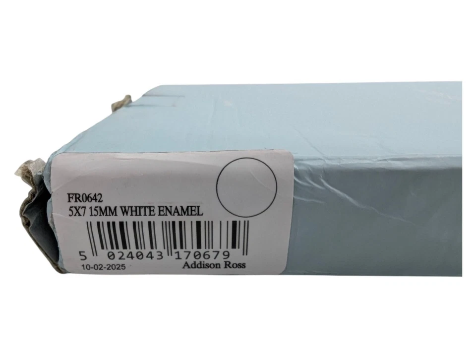 Marco de fotos Addison Ross plateado 5"x7" esmalte blanco Foto 3 de 4