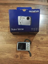 Olympus Stylus 850 SW 8.0MP Digital Camera Silver w/ Manual, Cd, Charger, Box