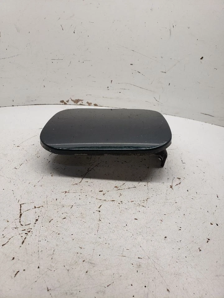 RL        2002 Fuel Filler Door 1359370 - Image 4 of 4