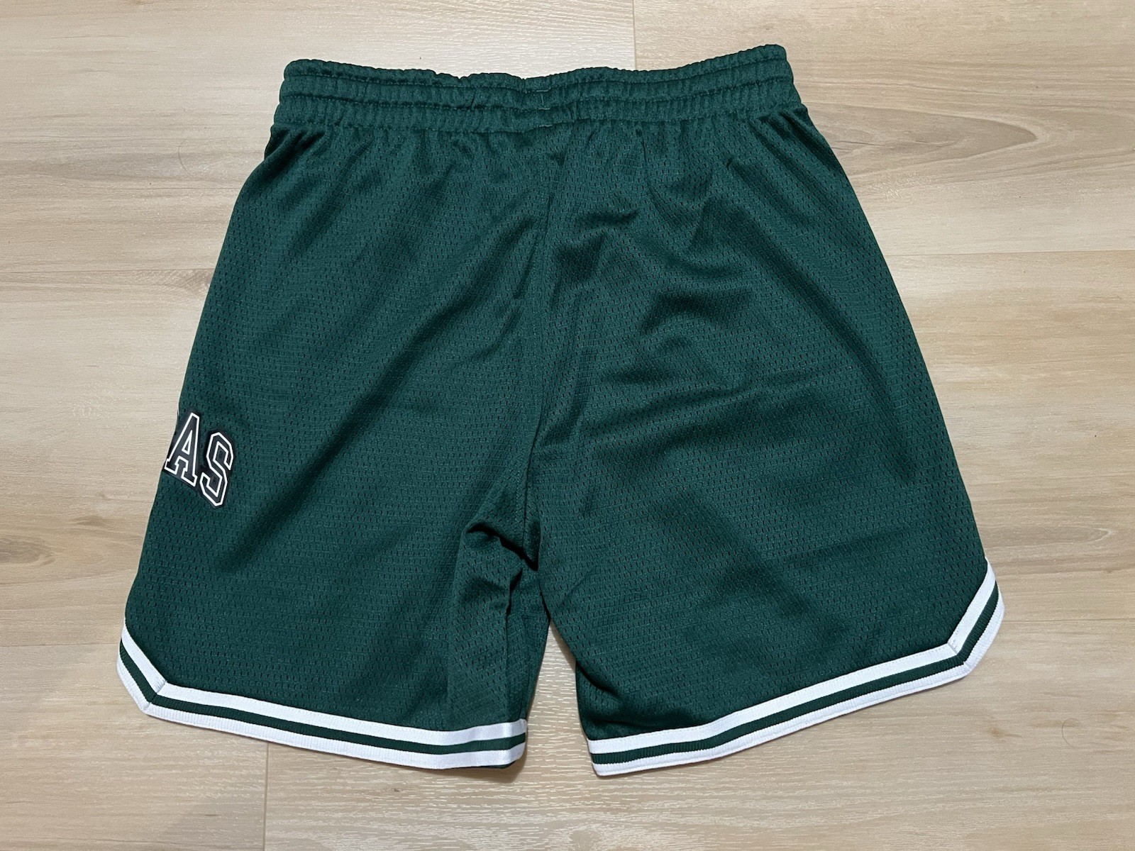 NWT Adidas Shorts Medium Youth Boys Mesh Athletic Collegiate Green thumbnail 8