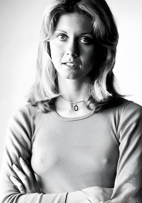  Olivia Newton John  Beautiful Singer-Actress Beloved Celebrity 5X7  STUNNING! 