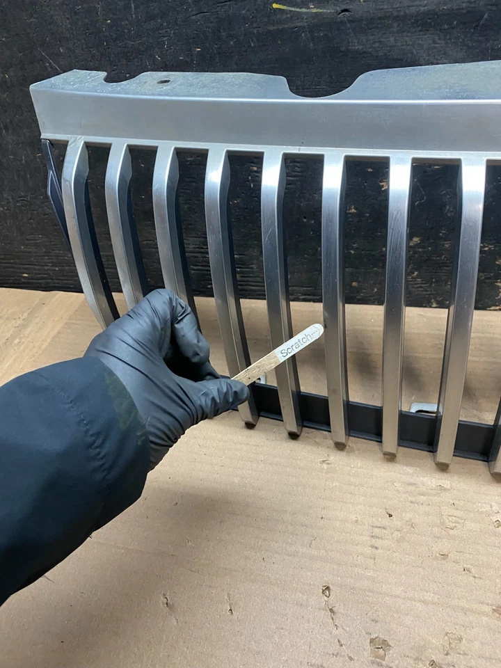 Parrilla superior delantera Mercury Mountaineer 2006 a 2010 OEM U7914 DG Foto 4 de 4