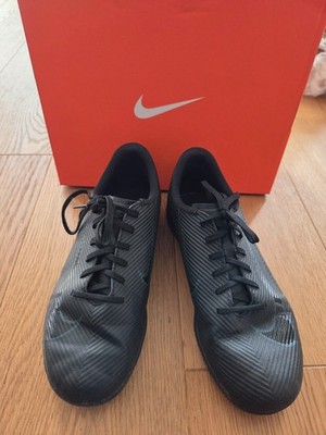 Nike JR Vapor 16 Club IC, Hallenfussballschuhe, schwarz, Gr. 38