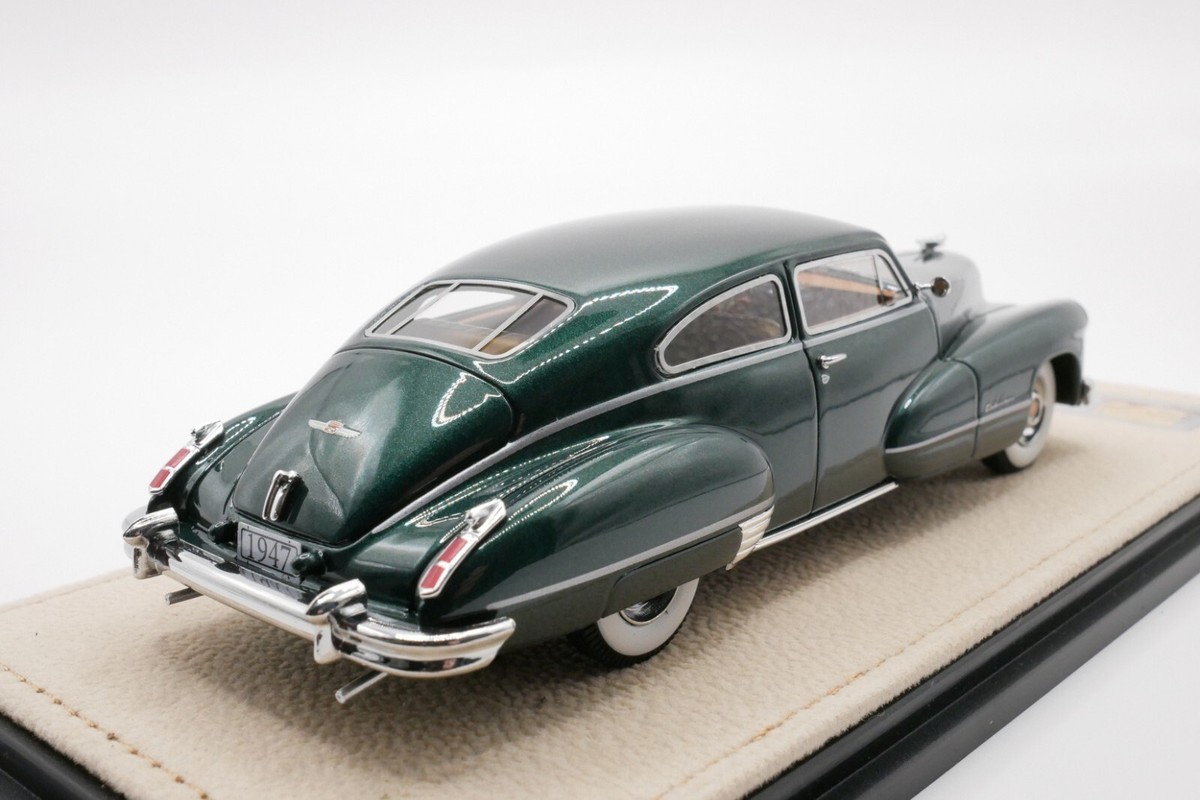1947 Cadillac Series 62 & SCRAPE ミニカーセット Jada Street Low 1947 Cadillac Lowrider Series 62 1:24