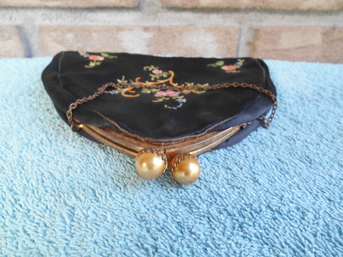 VINTAGE EMBROIDERED BLACK WITH FLORAL PATTERN CLUTCH PURSE. MADE IN FRANCE - Picture 15 of 24