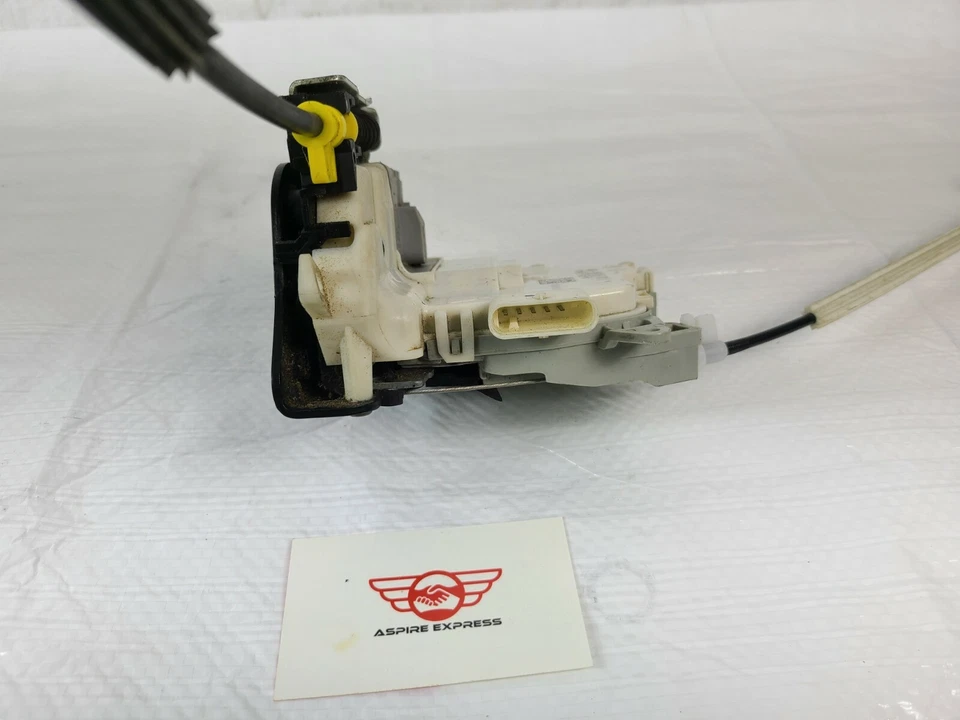 Actuador de cierre de cerradura de puerta trasera derecha Audi Q5 2010-2012 OEM 8K0839016D Foto 3 de 4