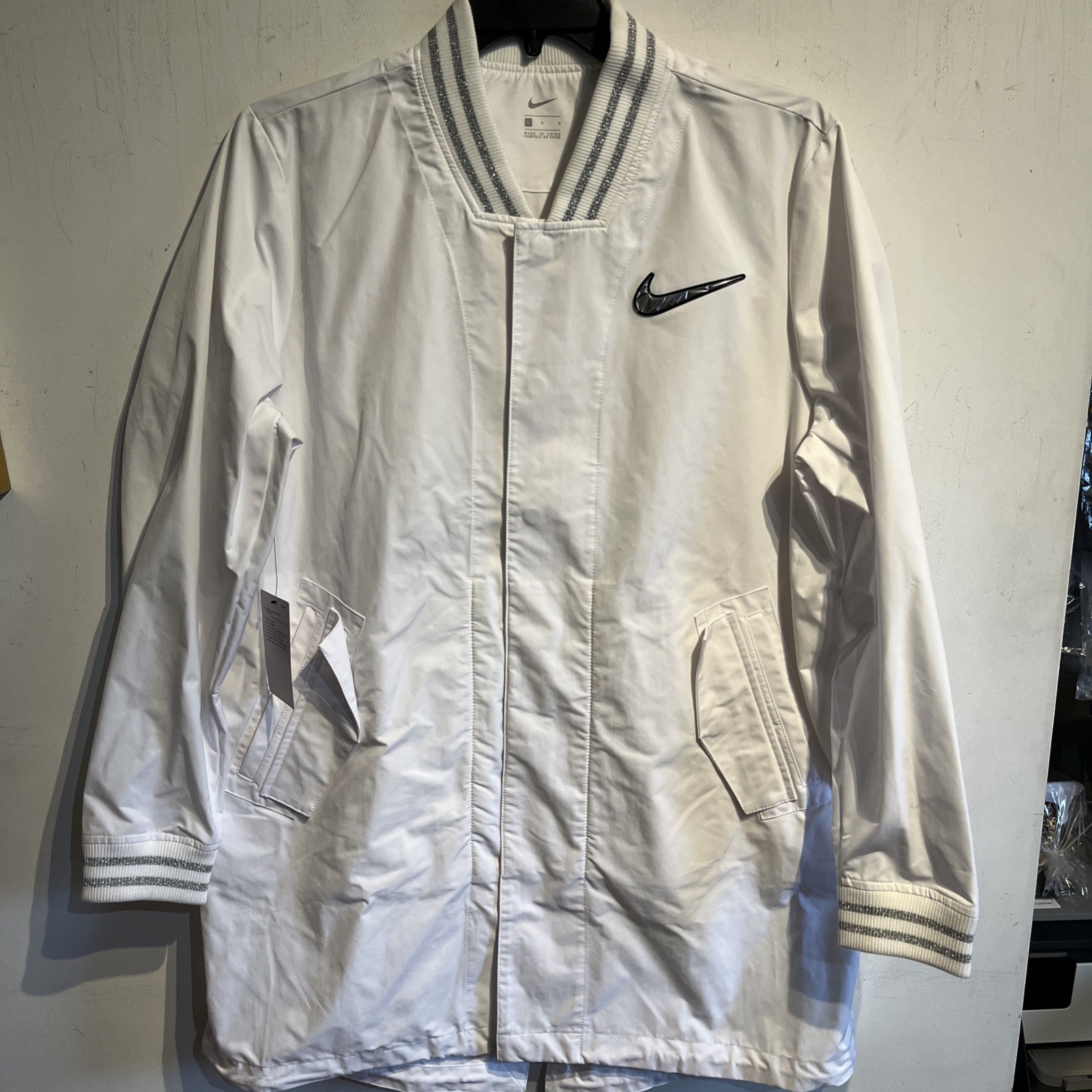 SACAI X NIKE Giacca Nike Superbowl LIV Media Night bianca nuova con difetto grande