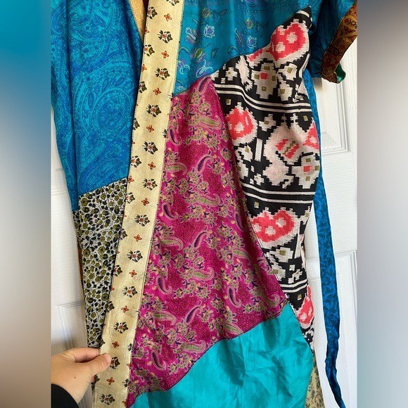 SACRED THREADS 100% Silk Patchwork Duster Robe Ki… - image 9
