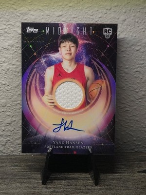2025-26 Topps Midnight - Rookie Jersey Autographs Yang Hansen Twilight /199 