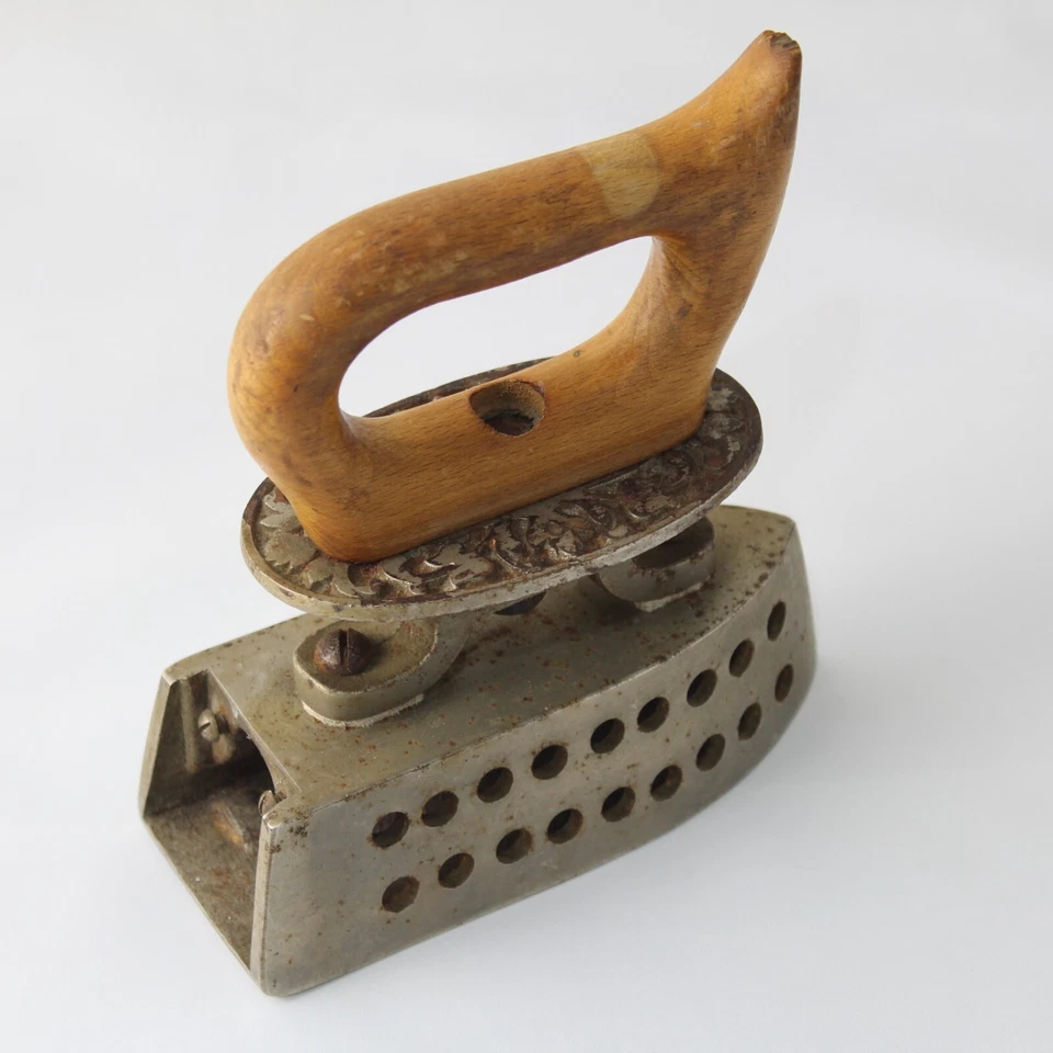 Ancienne PLANCHA métallique pour pierre incandescente lingot, poignée en bois - Photo 2/4