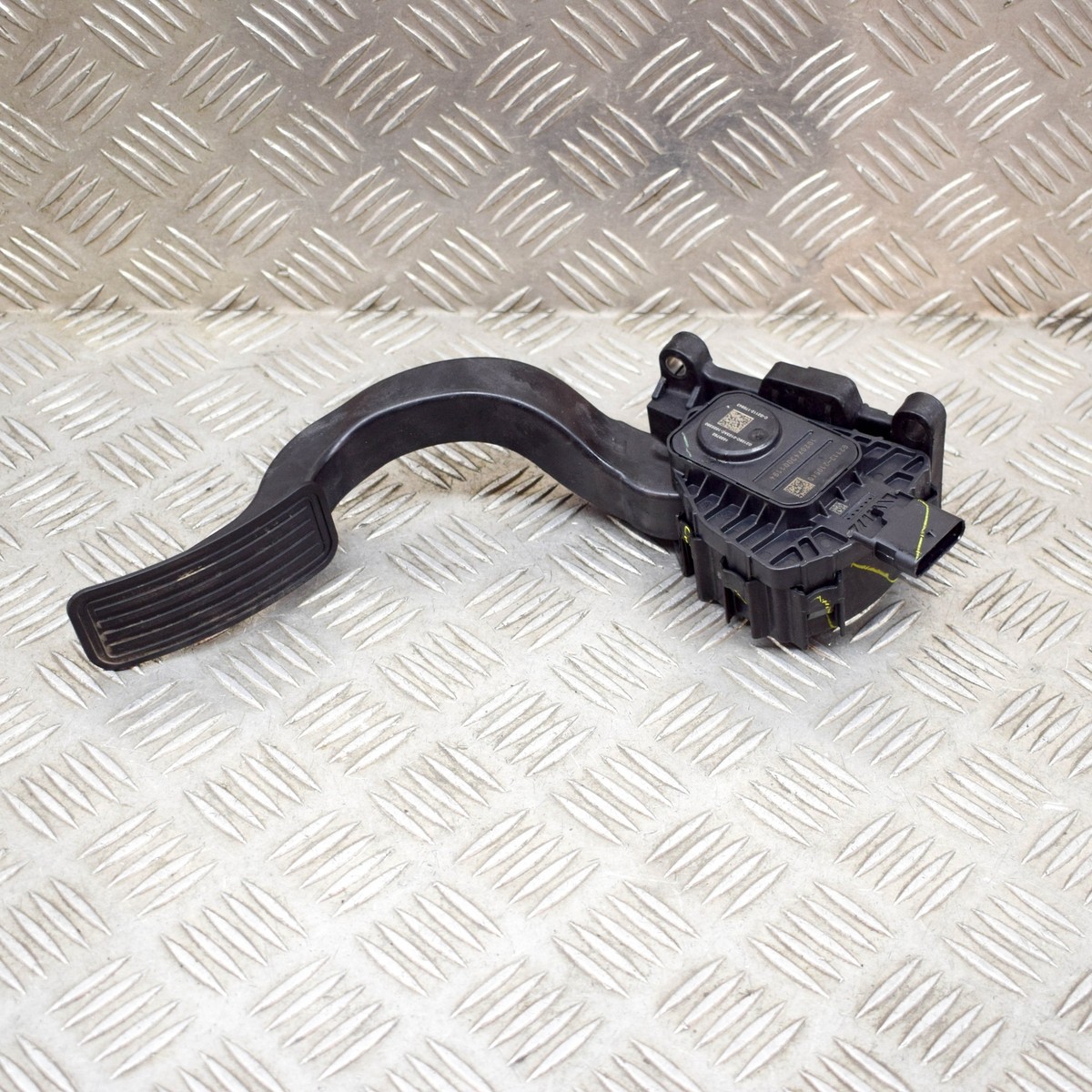  TESLA MODEL 3 Accelerator Pedal RHD C-G2112-175643 G2108C