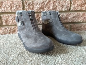 easy spirit kaymeen leather ankle booties