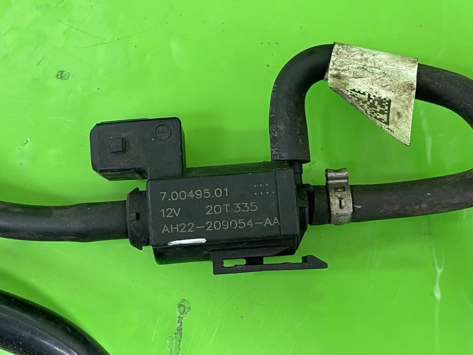 LAND ROVER DEFENDER L663 VACUUM BOOST SOLENOID VALVE 3.0 DIESEL 2020-2025 - Image 3 of 4