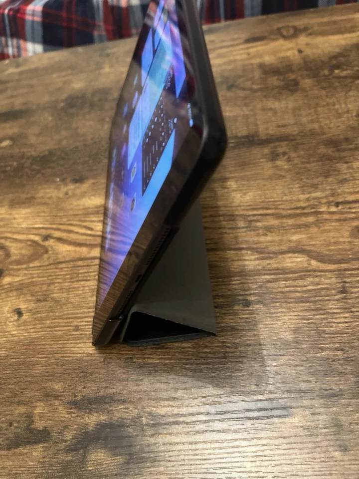 Apple iPad 7. Generation Wi-Fi 32 GB  Top   - Bild 2 von 4