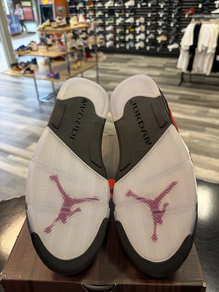 Talla 9 - Air Jordan 5 Retro Raging Bull Varsity Rojo/Negro-Blanco DD0587-600 Foto 2 de 4