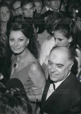 1966 Press Photo Sophia Loren with Husband, Carlo Monti - KSG14029