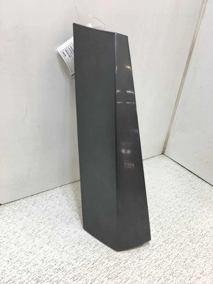 19 CHEVY/GMC SUBURBAN 1500 SERIES D Pillar Lh Trim Satin Steel Metallic Foto 2 de 3