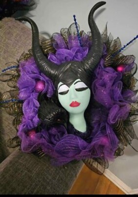 disney maleficent Wreath