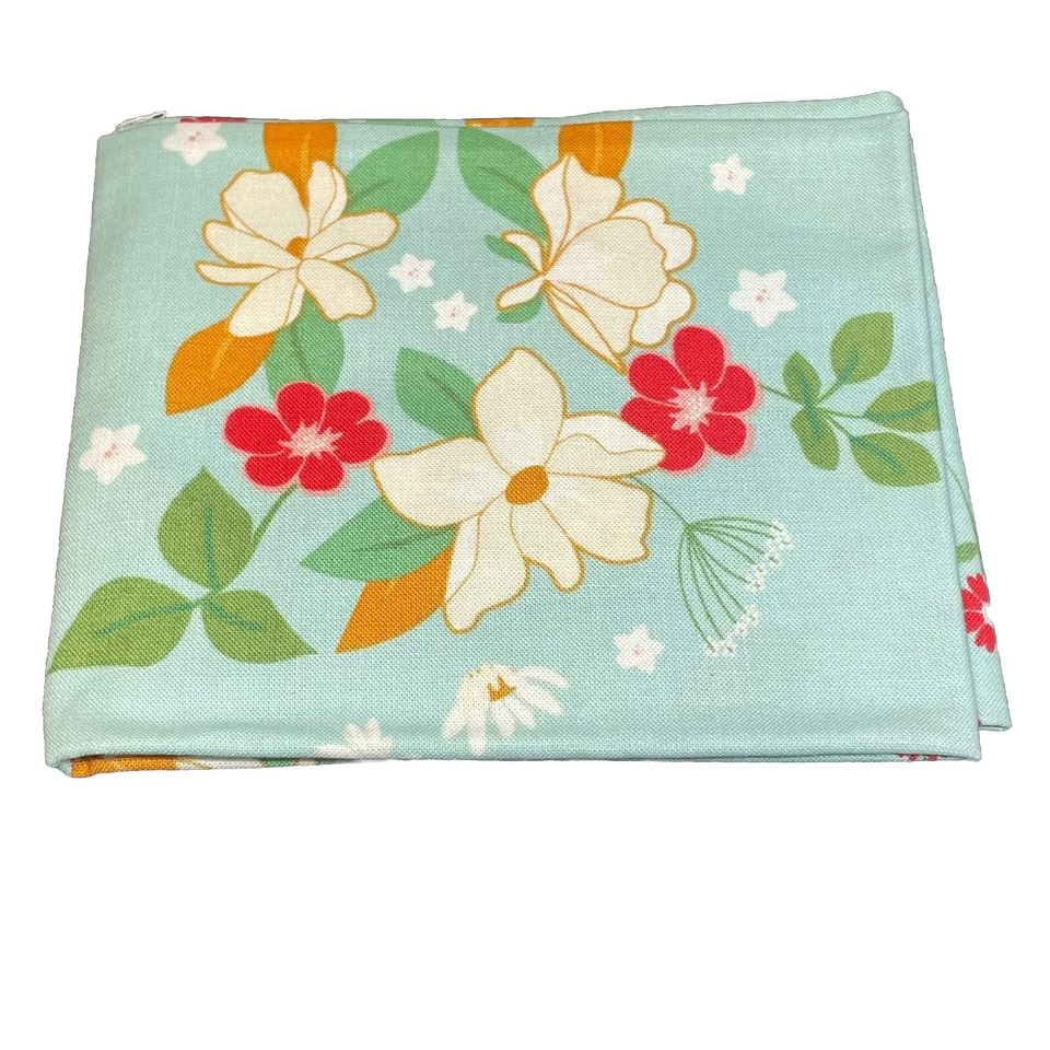 Riley Blake Designs lot of 6 Fat Quarters Bundle 1 1/2 yards Fabric - Image 3 of 4