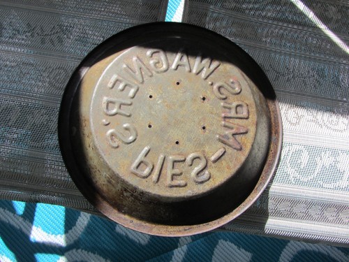 Vintage Mrs. Wagners Pie Pan- 9" Perferated - Picture 3 of 3