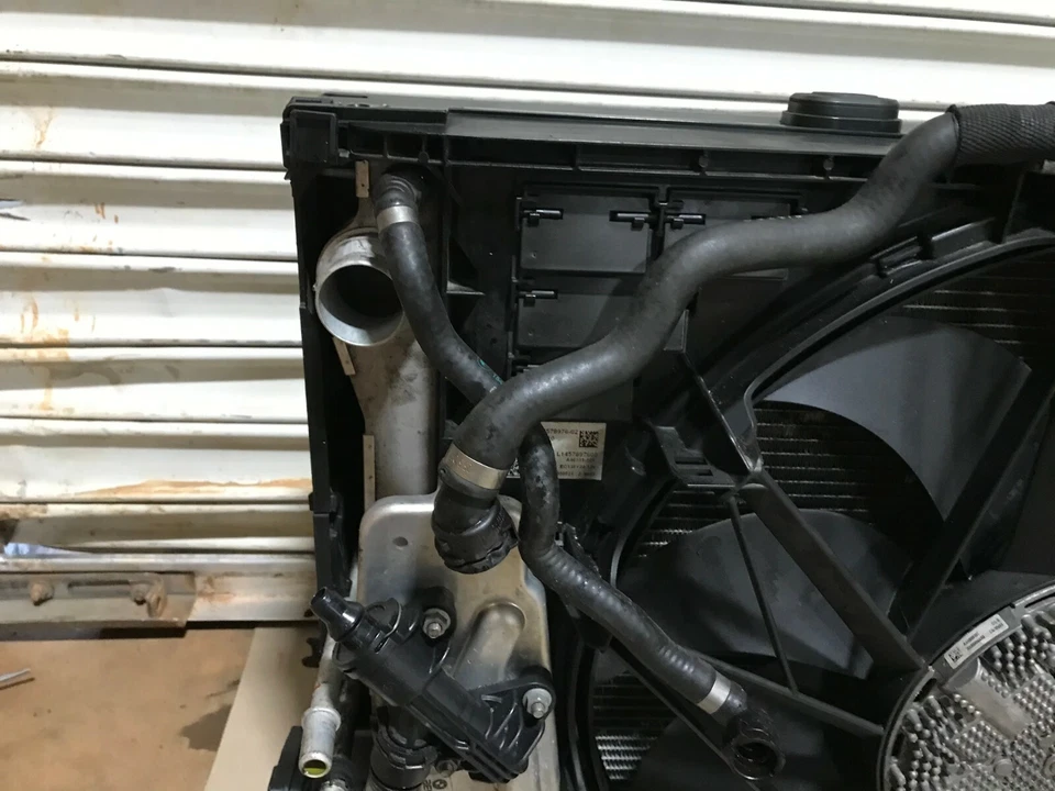 BMW 750LI F02 F04 2009-2011 4,4 L sistema de refrigeración radiador ventilador compresor de aire acondicionado OEM  Foto 4 de 4