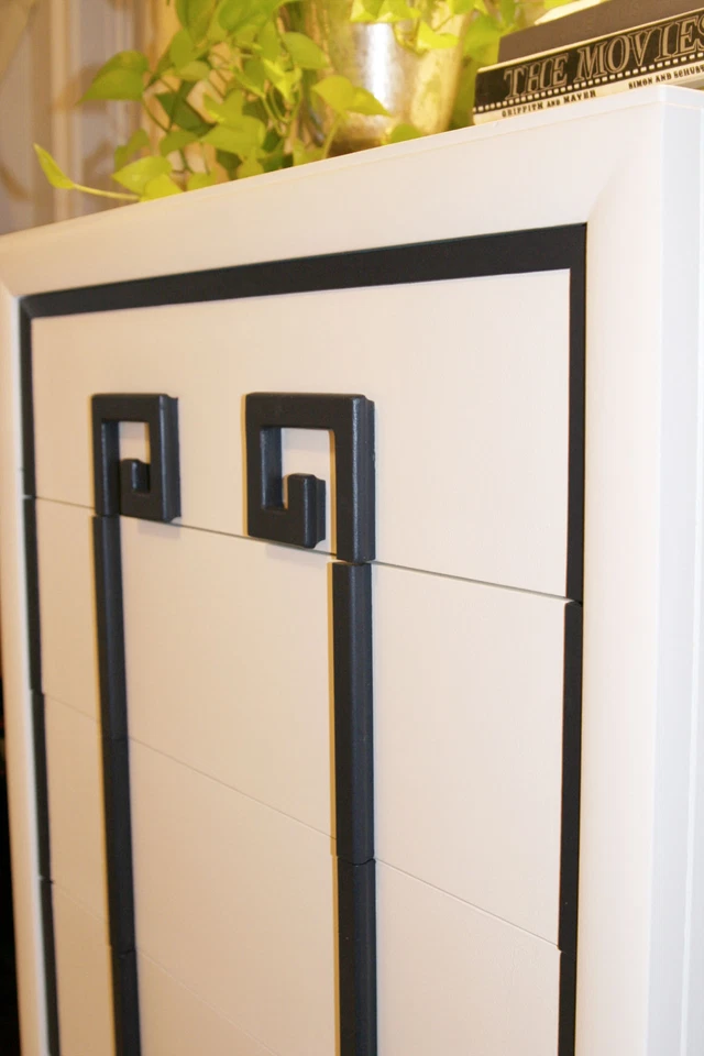 De colección Hollywood Regency/Medios de Siglo Moderno Kittinger Griego Llavero Cómoda/Cofre Foto 3 de 4