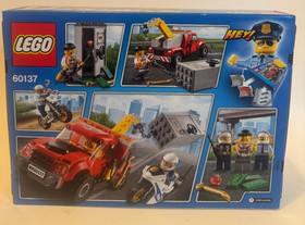 New LEGO City Police Tow Truck Trouble 60137 set BANK VAULT HEIST COPS & ROBBERS