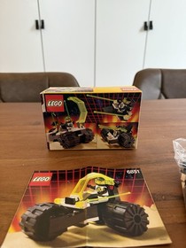 LEGO Space Blacktron 6851 Tri-Wheeled Tyrax Box, Instructions 1991