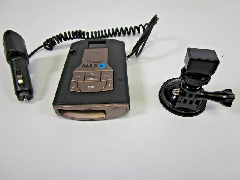 ESCORT MAX 360C RADAR DETECTOR & SMART CORD & MOUNT