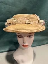 VINTAGE STRAW HAT Ivory purple Silk Flowers Leaves Trim Montgomery Ward 4640 NWT