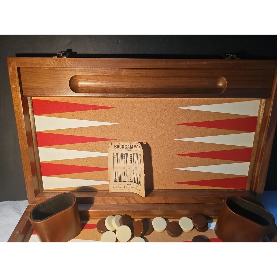 Drueke Backgammon Bakelite chips Corkboard Surface Solid Wood case game vintage - Image 4 of 4