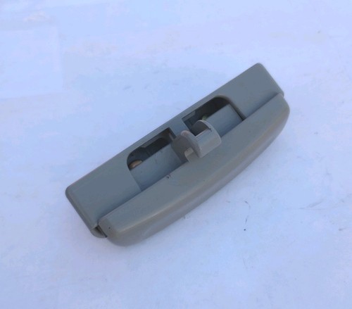 2002-2006 Toyota Camry Light Gray Center Console Lid Latch Release 03 04 05