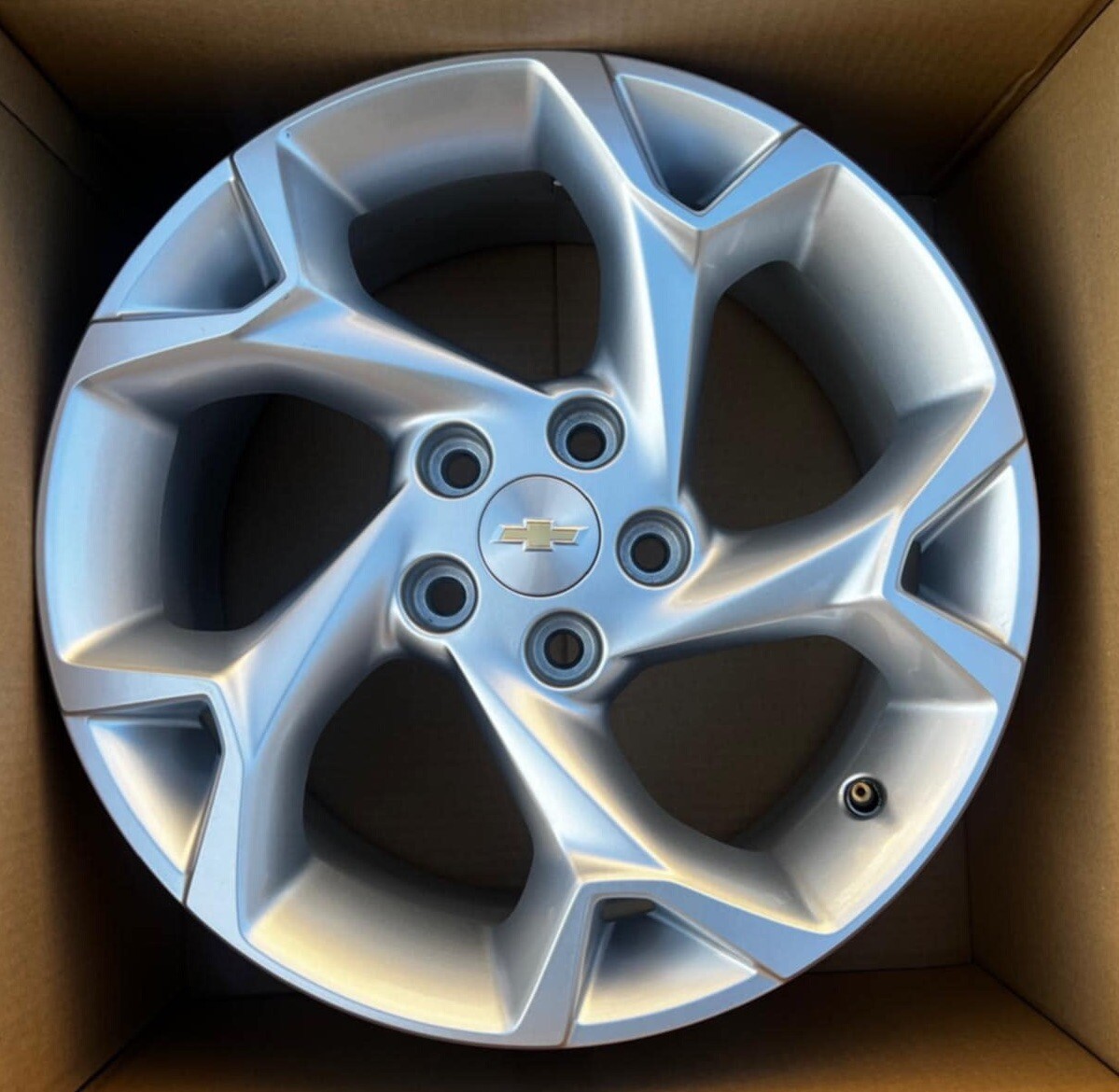 17” Chevy Trax Factory OEM Wheel Rim 2024 17x7.5 42727448 14141