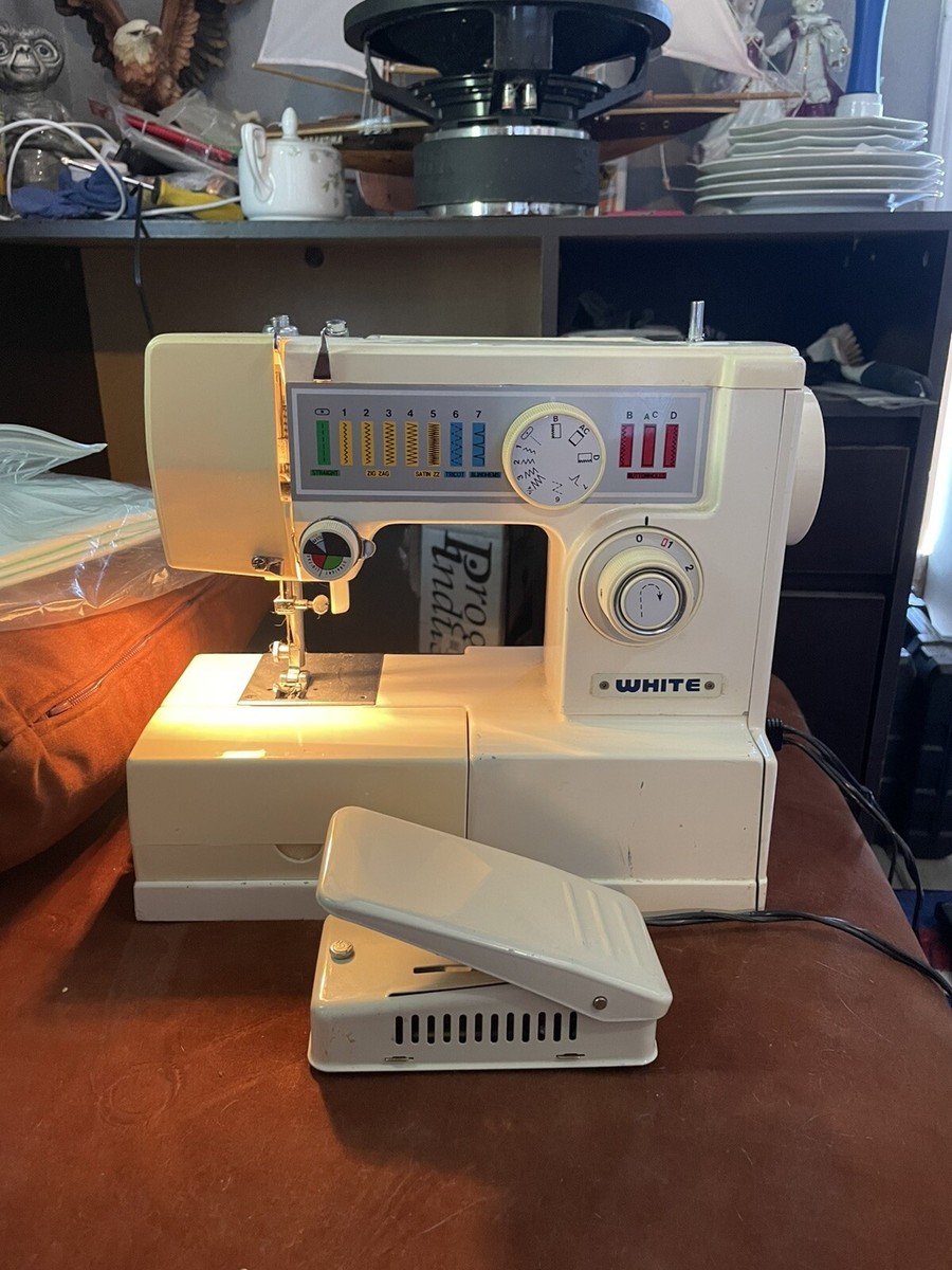 Vintage White Company Zigzag Sewing Machine Model 222 With