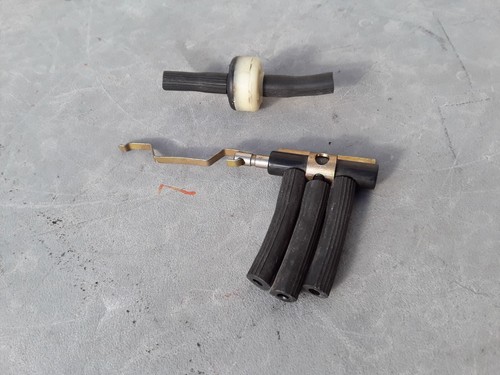 1982 Mercedes Benz W123 Front Left Driver Door Lock Vacuum Actuator OEM