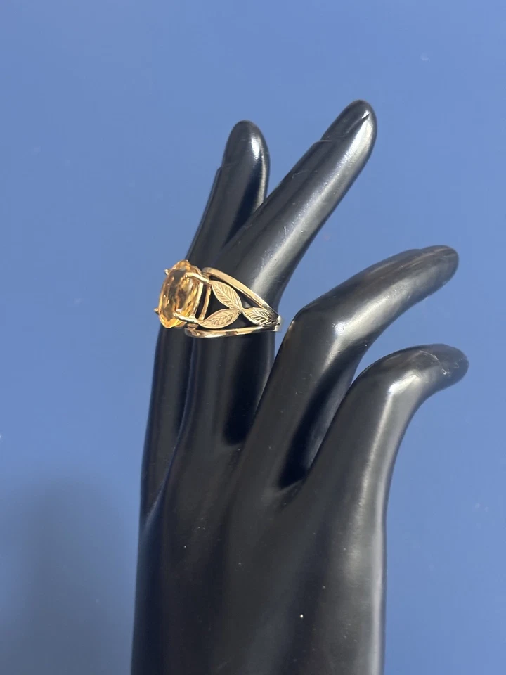Hermoso Anillo Hoja Oro Amarillo 14k. Piedra citrina. Talla 7,25-7,5. 5,7 g Foto 2 de 4