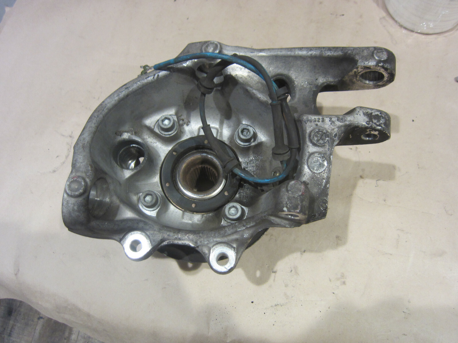 Maserati Quattroporte  2006 - RH Rear Hub Holder with Hub  - P/N 216250