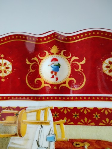 Villeroy & Boch TOY'S FANTASY Red 9.5" Square Plate/Bowl Snow White 7 Dwarfs - Picture 7 of 13