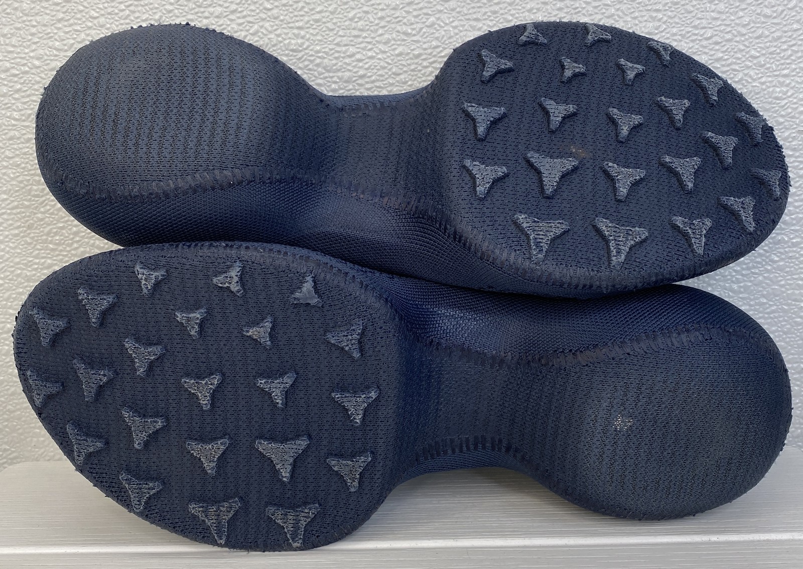 Givency TK-360 Men's Size 9 Navy Blue Knit Low Top Casual Sneakers *PREOWNED* thumbnail 5