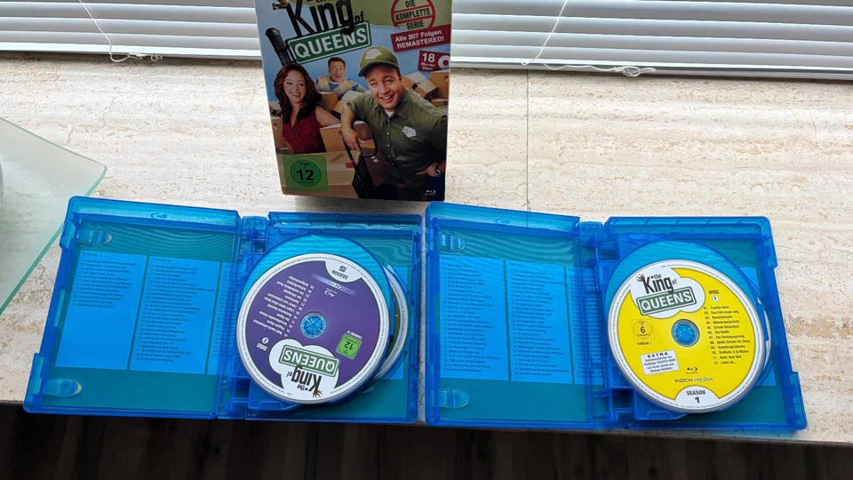 THE KING OF QUEENS - DIE KOMPLETTE SERIE (Staffel 1-9) - 18 Blu Ray Disc's - Bild 2 von 2