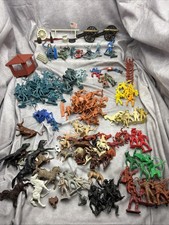 VINTAGE 1960  S MARX MIXED LOT FIGURES, Cannons, PARTS, HORSES, WEAPONS, WHEEL L1