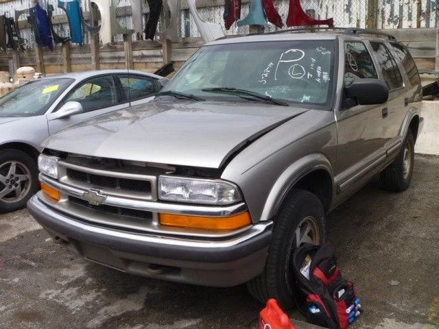 Luz trasera izquierda para conductor compatible con 95-05 Blazer S10/Jimmy S15 365725 Foto 4 de 4