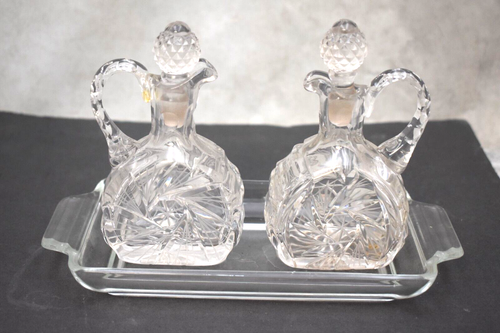 Nice Older Glass Crystal Church Cruet Set, 2 Cruets with Tray (CU227) chalice co - Picture 3 of 12