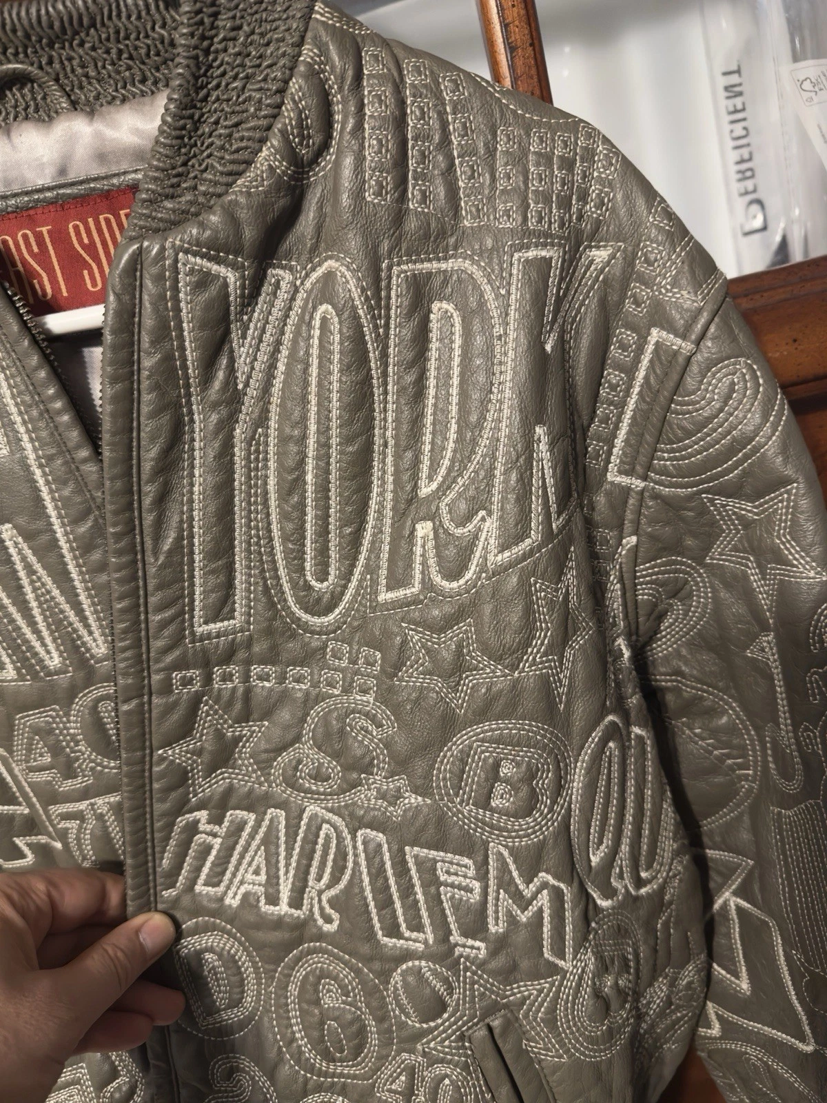 East Side Outerwear Men's Green Leather Bomber Jacket Full Zip Embroidered XL - product detail image 3