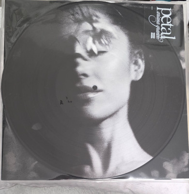 Ariana Grande I Petal I Exclusive Picture Disc - Vinyl - NEU