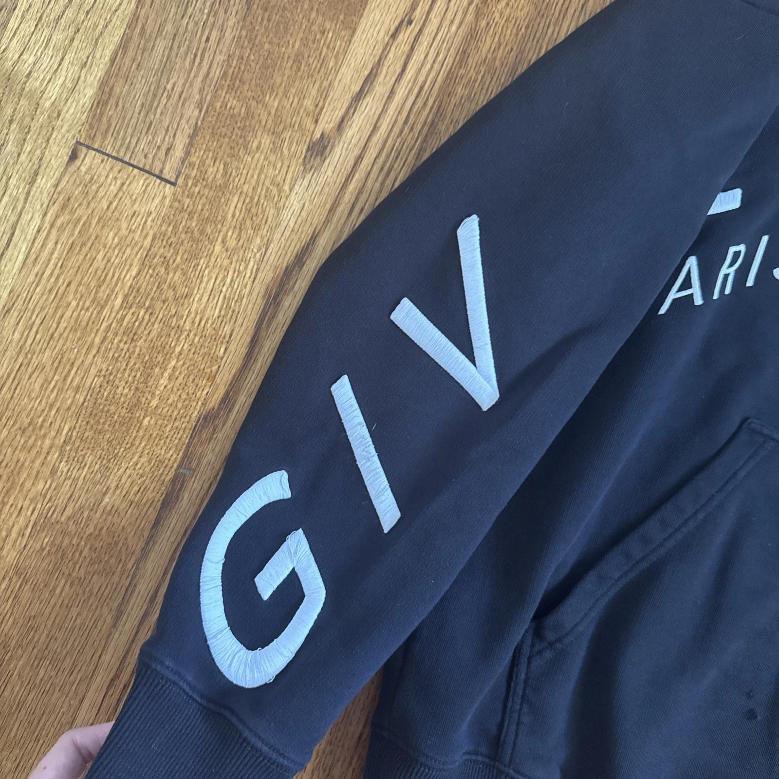 Felpa con cappuccio Givenchy in cotone con stampa logo rifratta nera e scritta bianca taglia S C8