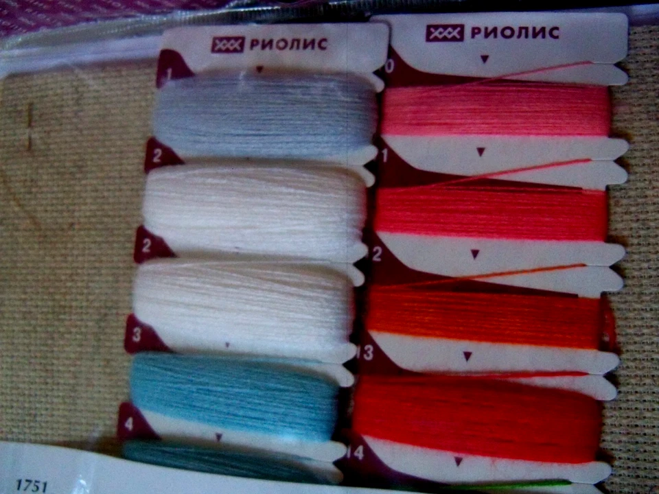 Kit de punto de cruz contado Riolis muñeco de nieve "Nochebuena" - ¡BAJA DE PRECIO! Foto 2 de 2