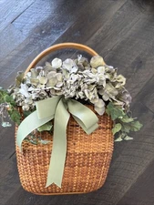 VTG HAND WOVEN WALL HANGING BASKET DOOR HANGING With  DRIED Hydrangeas